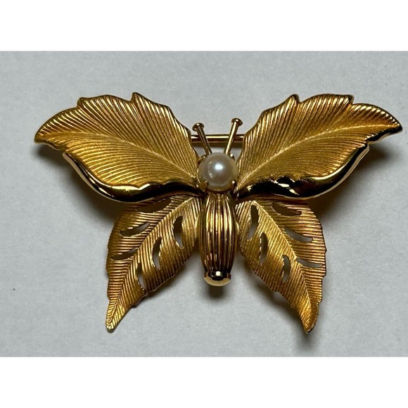 Jewelry - Vintage Signed C.R.CO. , Charles Reis 12 kt Gold Filled Butterfly With Pearl
